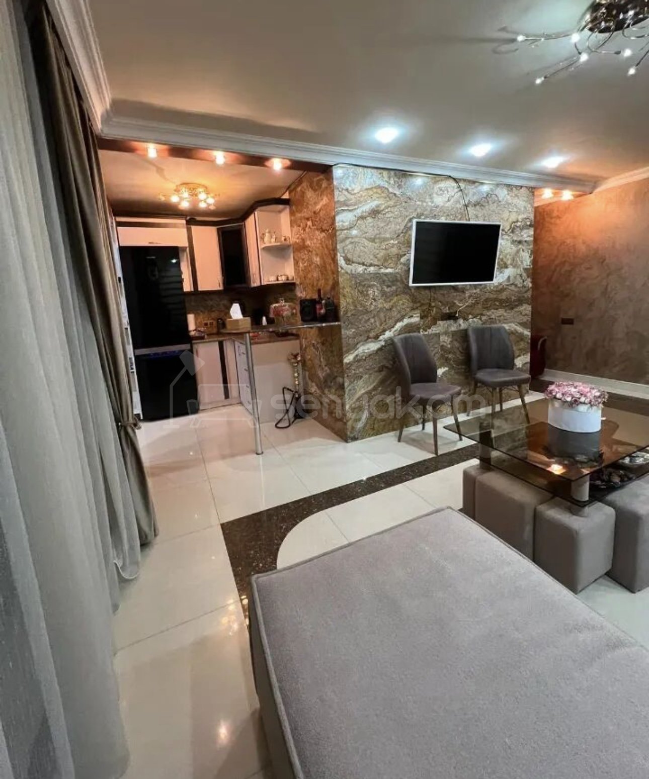 3 Սենյականոց Բնակարան Քարե Շենքում, 65քմ, 1/5 հարկ, Կապիտալ Վերանորոգված, Կահավորված