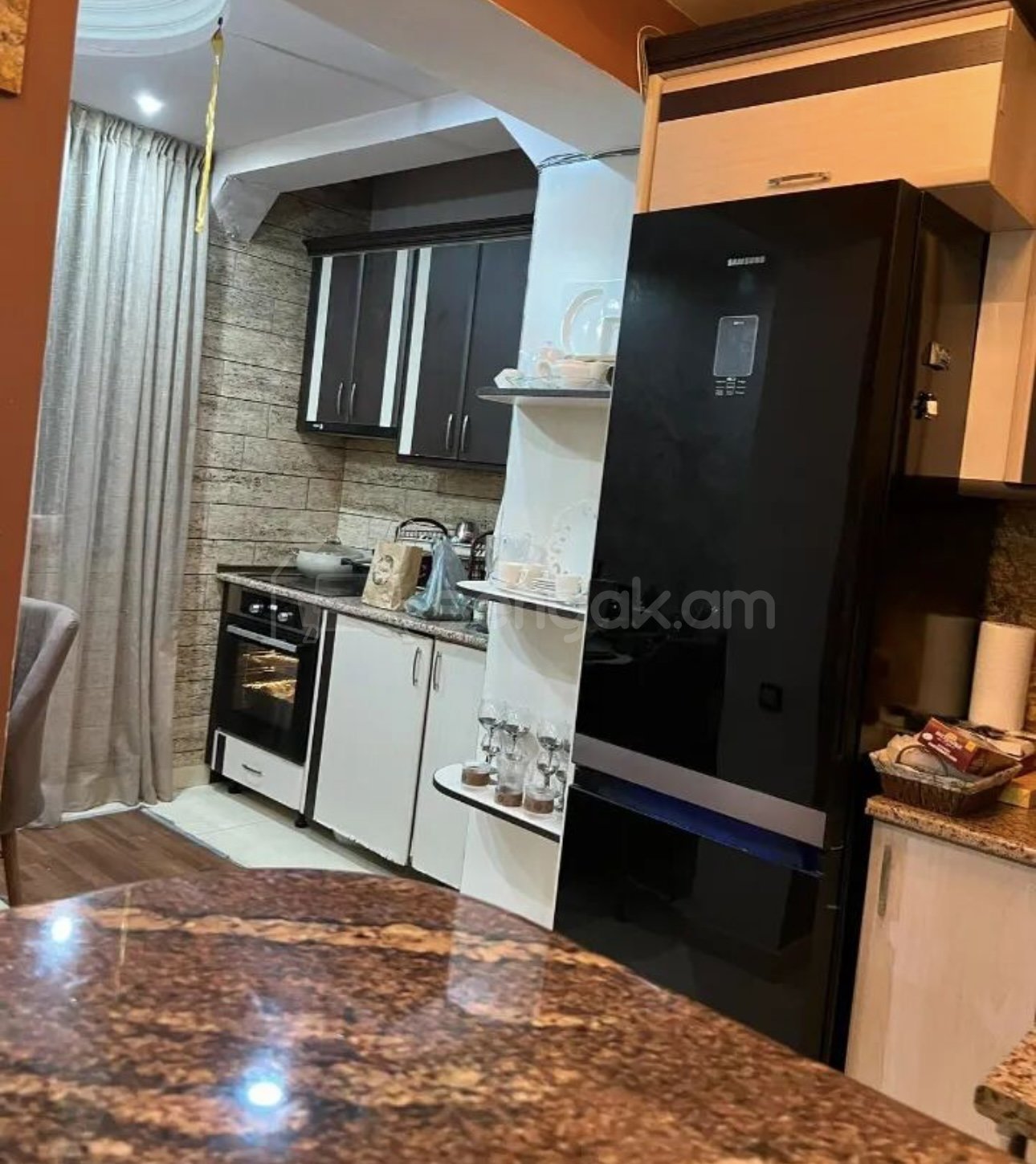 3 Սենյականոց Բնակարան Քարե Շենքում, 65քմ, 1/5 հարկ, Կապիտալ Վերանորոգված, Կահավորված