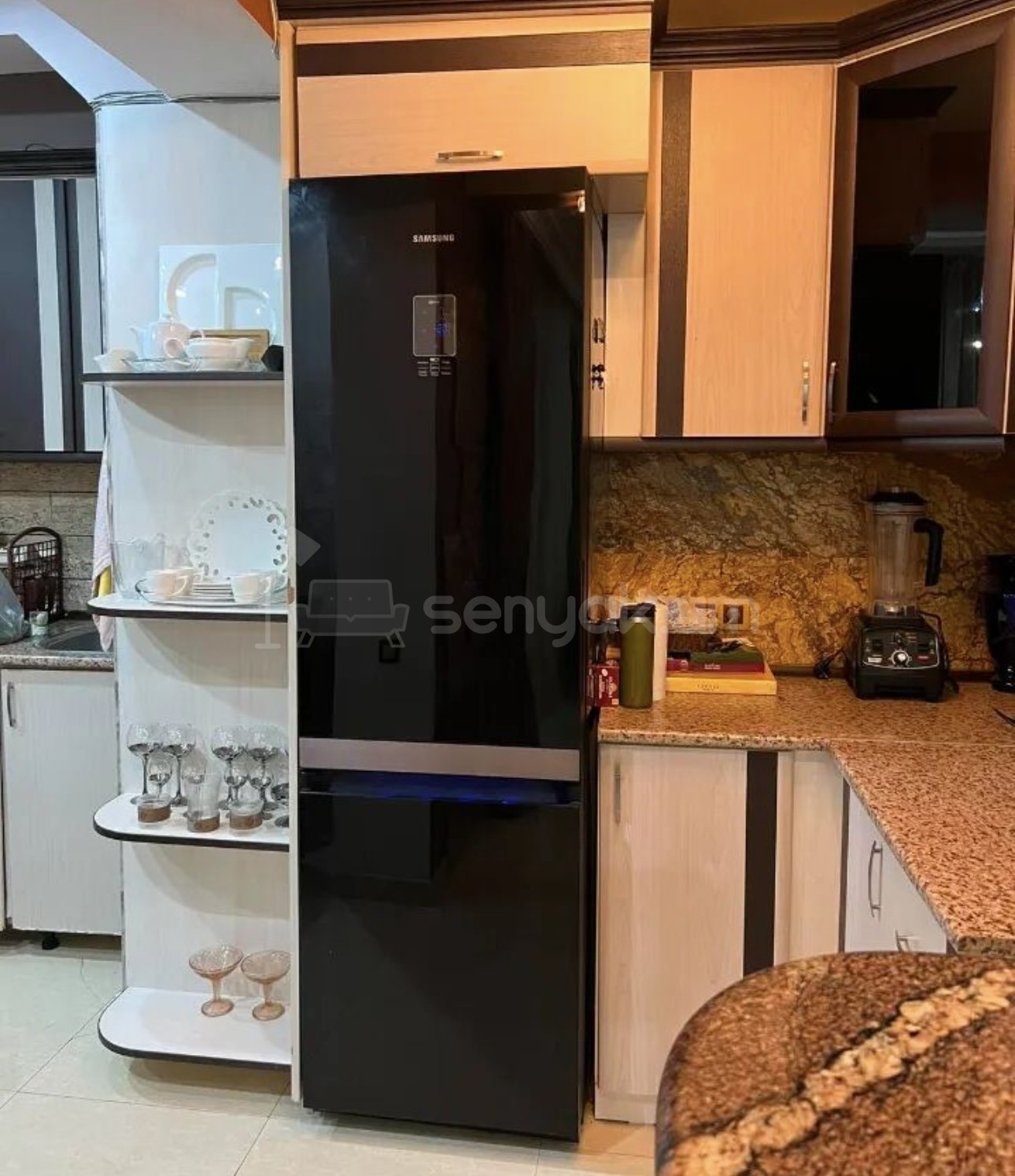 3 Սենյականոց Բնակարան Քարե Շենքում, 65քմ, 1/5 հարկ, Կապիտալ Վերանորոգված, Կահավորված