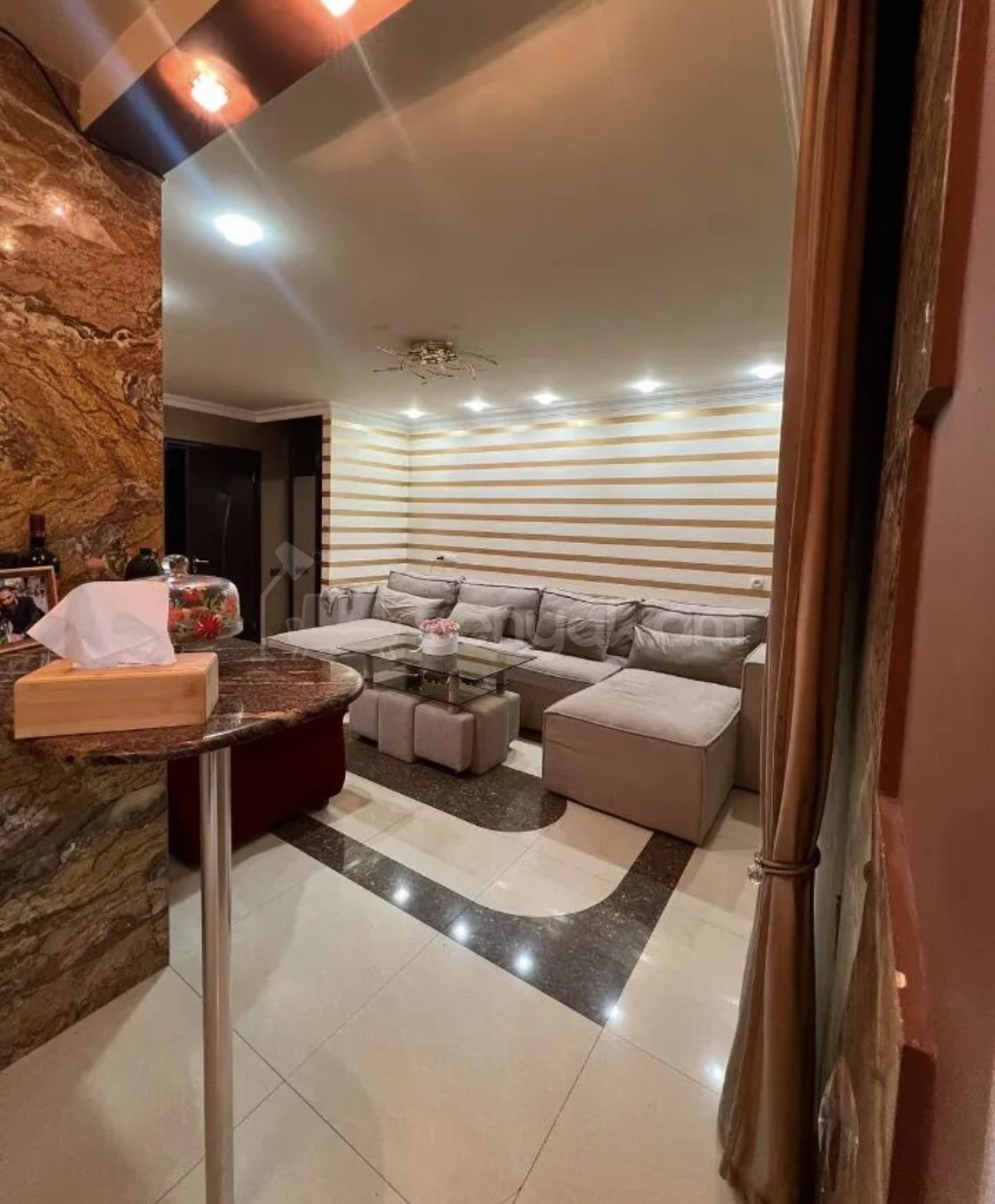 3 Սենյականոց Բնակարան Քարե Շենքում, 65քմ, 1/5 հարկ, Կապիտալ Վերանորոգված, Կահավորված