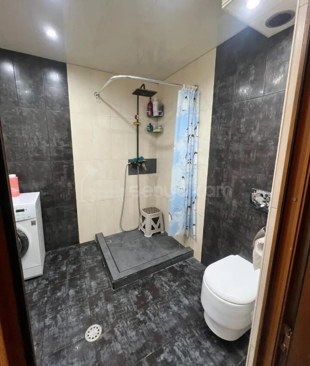 3 Սենյականոց Բնակարան Քարե Շենքում, 65քմ, 1/5 հարկ, Կապիտալ Վերանորոգված, Կահավորված