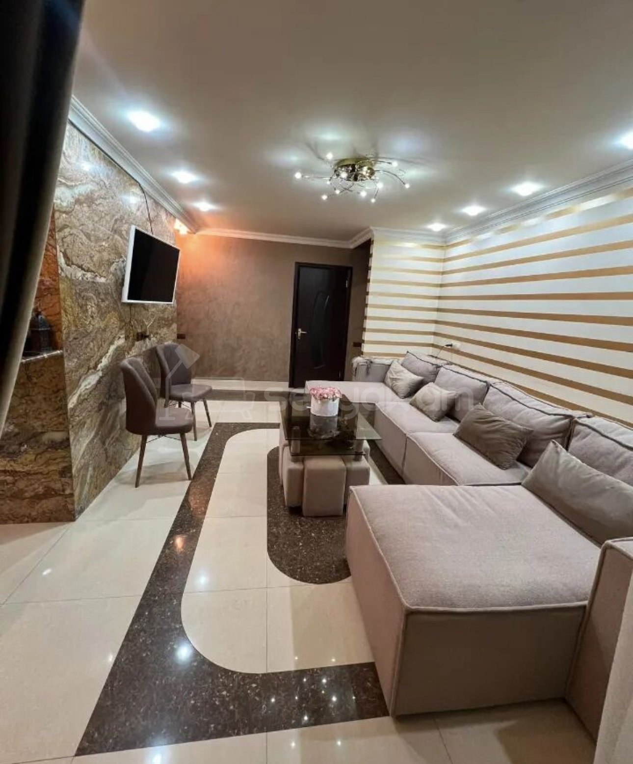 3 Սենյականոց Բնակարան Քարե Շենքում, 65քմ, 1/5 հարկ, Կապիտալ Վերանորոգված, Կահավորված