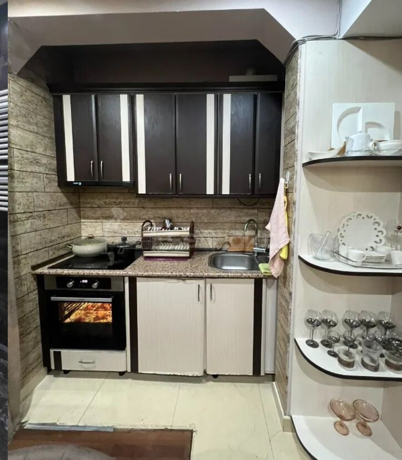 3 Սենյականոց Բնակարան Քարե Շենքում, 65քմ, 1/5 հարկ, Կապիտալ Վերանորոգված, Կահավորված