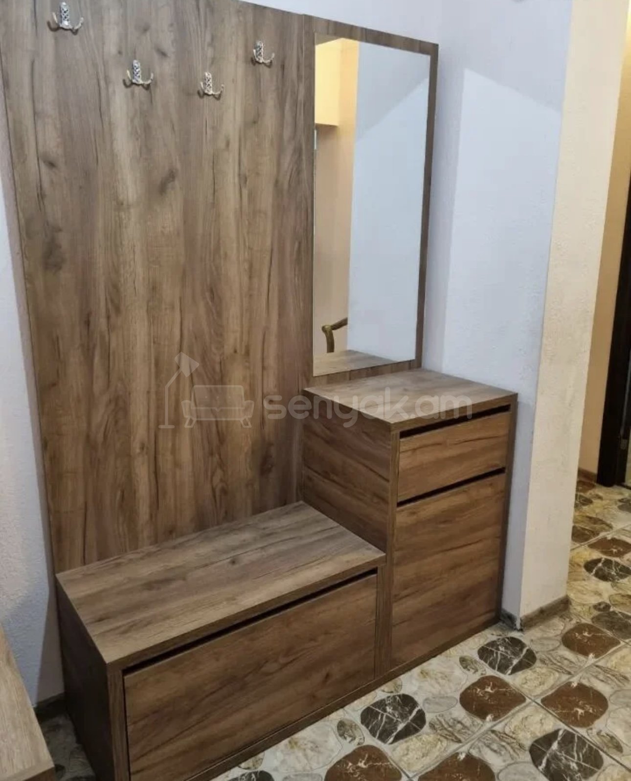 3 Սենյականոց Բնակարան, 100քմ, 2/9 հարկ, Կոսմետիկ Վերանորոգված, Կահավորված