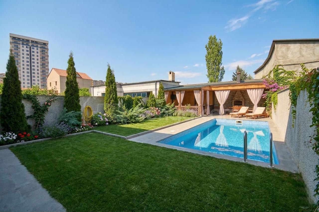 4 Սենյականոց Նորակառույց Շքեղ Առանձնատուն, 200քմ, Լողավազանով