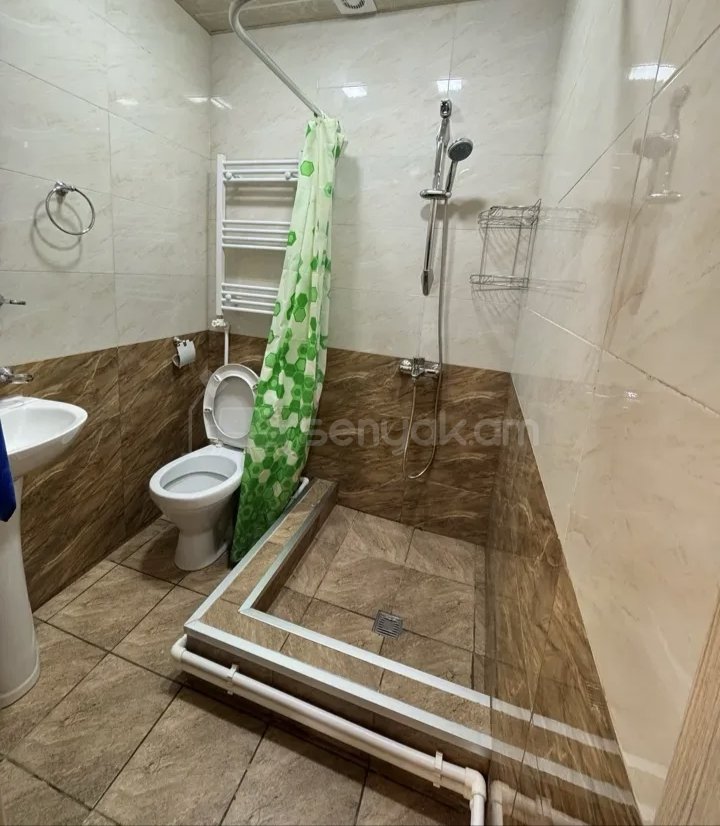 2 Սենյականոց Բնակարան Քարե Շենքում, 75քմ, 1/1 հարկ, Կապիտալ Վերանորոգված, Կահավորված