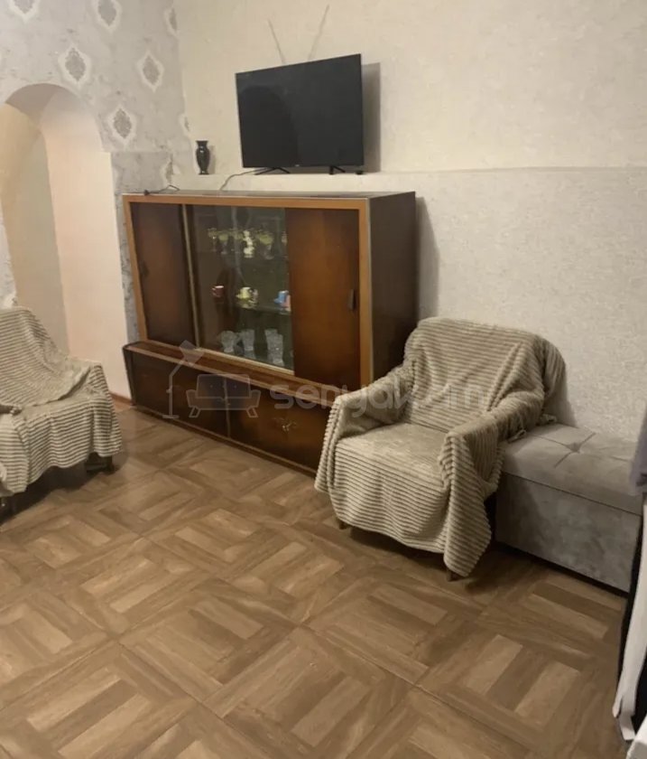 2 Սենյականոց Բնակարան Քարե Շենքում, 50քմ, 1/1 հարկ, Նորմալ Վիճակում, Կահավորված