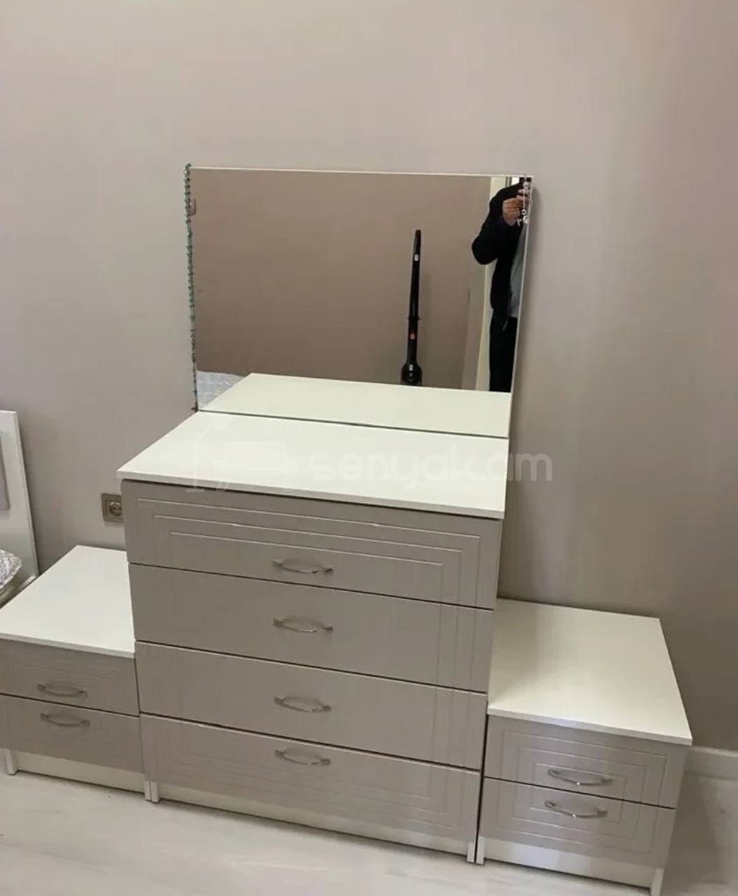 2 Սենյականոց Բնակարան Քարե Շենքում, 54քմ, 4/7 հարկ, Կապիտալ Վերանորոգված, Կահավորված