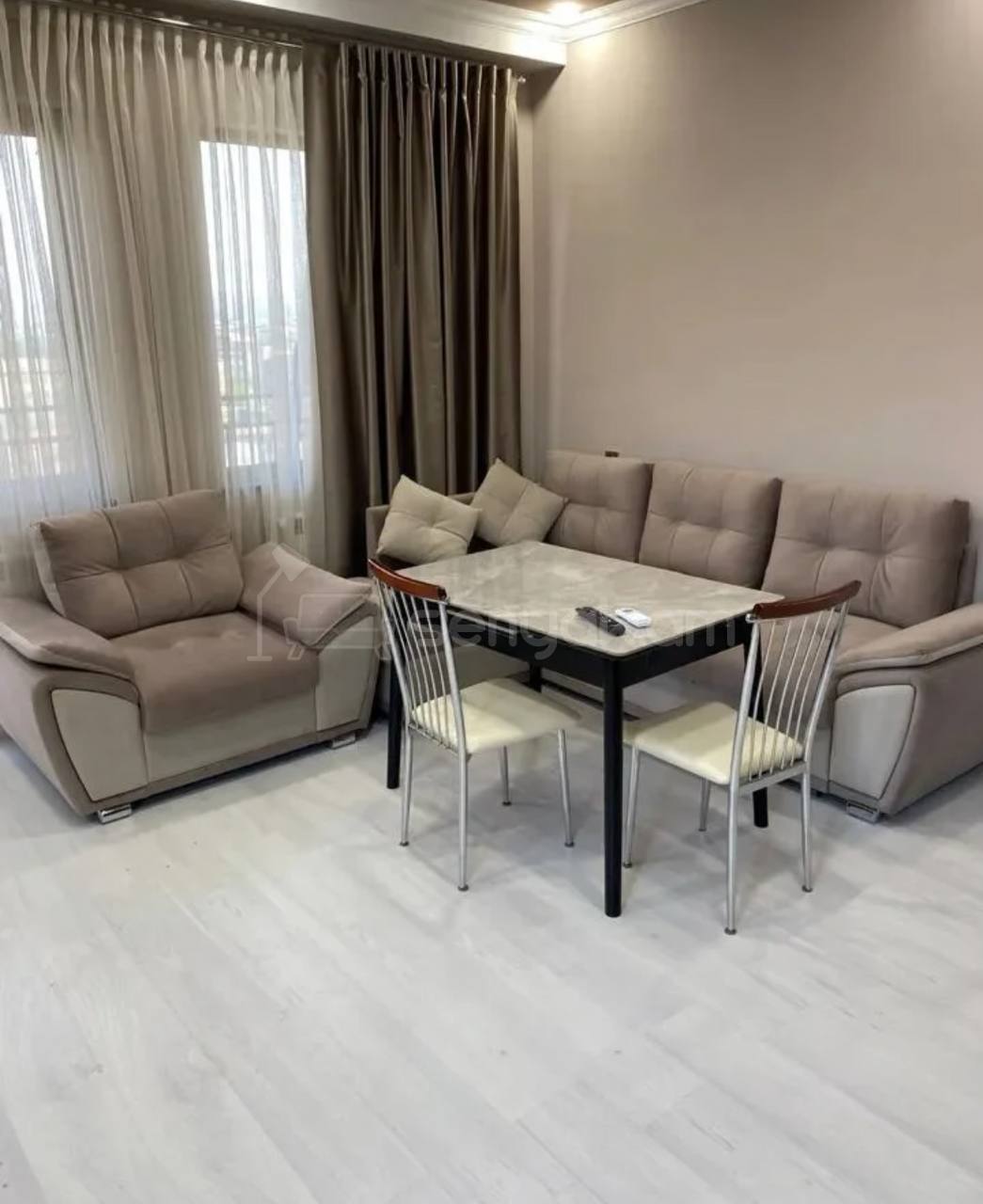 2 Սենյականոց Բնակարան Քարե Շենքում, 54քմ, 4/7 հարկ, Կապիտալ Վերանորոգված, Կահավորված