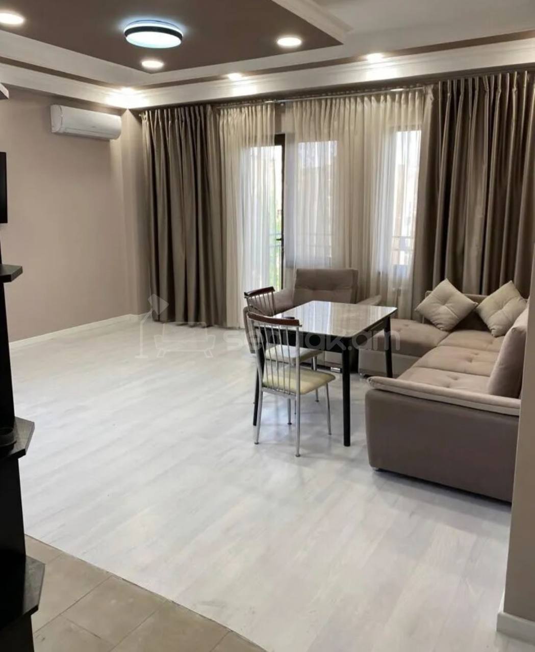 2 Սենյականոց Բնակարան Քարե Շենքում, 54քմ, 4/7 հարկ, Կապիտալ Վերանորոգված, Կահավորված