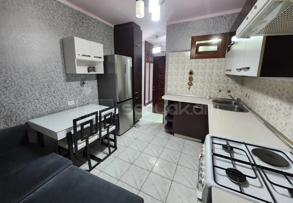 2 Սենյականոց Բնակարան Քարե Շենքում, 70քմ, 2/5 հարկ, Դիզայներական Վերանորոգված, Կահավորված