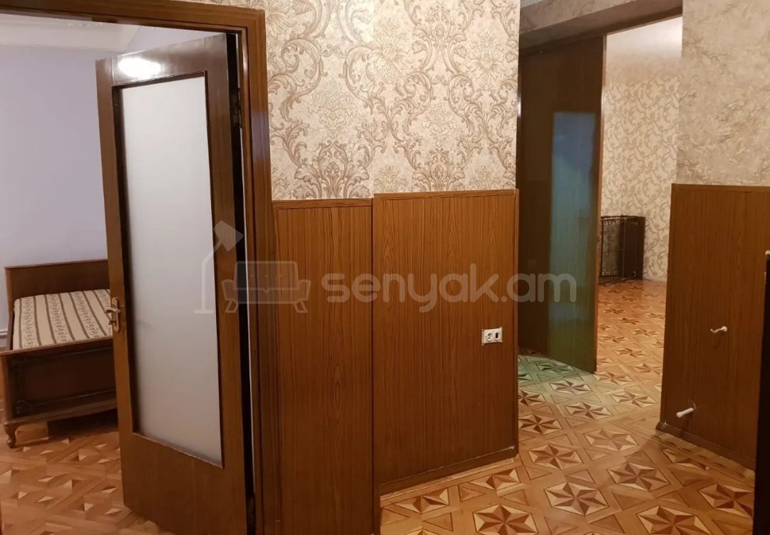 4 Սենյականոց Բնակարան Քարե Շենքում, 98քմ, 5/7 հարկ, Նորմալ Վիճակում