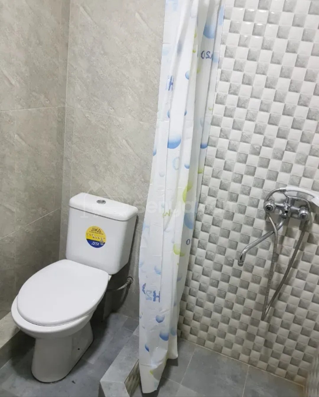 4 Սենյականոց Բնակարան Քարե Շենքում, 98քմ, 5/7 հարկ, Նորմալ Վիճակում