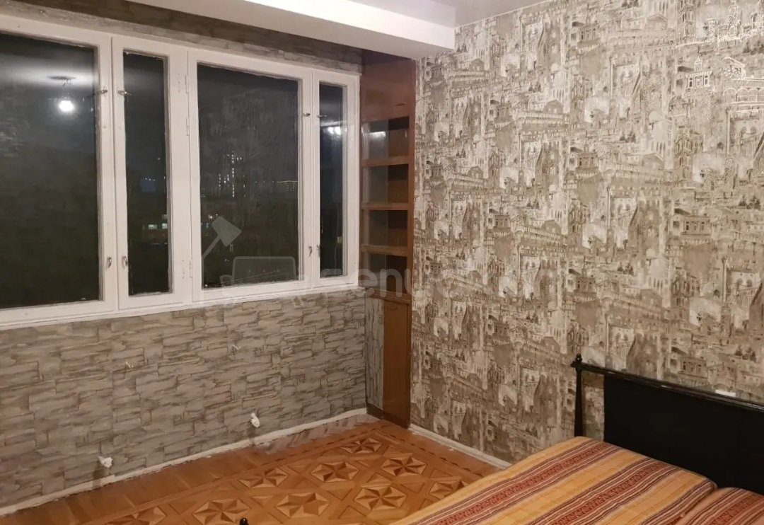 4 Սենյականոց Բնակարան Քարե Շենքում, 98քմ, 5/7 հարկ, Նորմալ Վիճակում