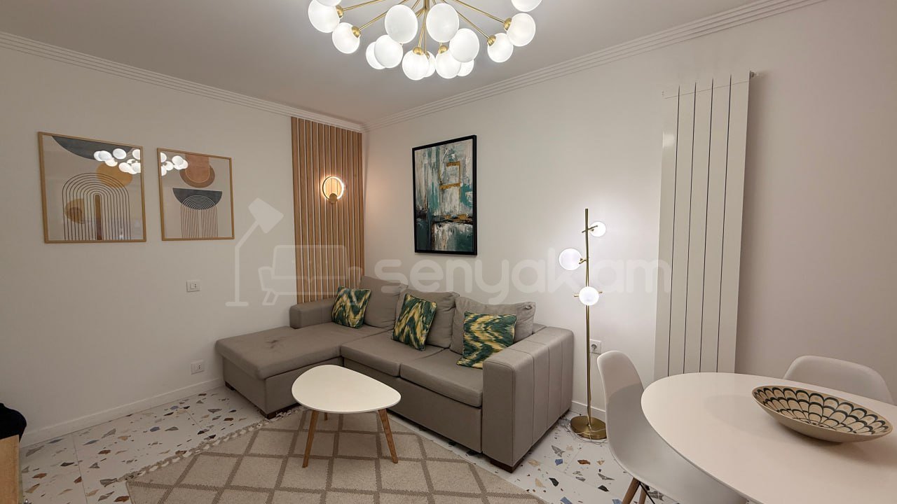 2 Սենյականոց Բնակարան Քարե Շենքում, 45քմ, 5/5 հարկ, Դիզայներական Վերանորոգված