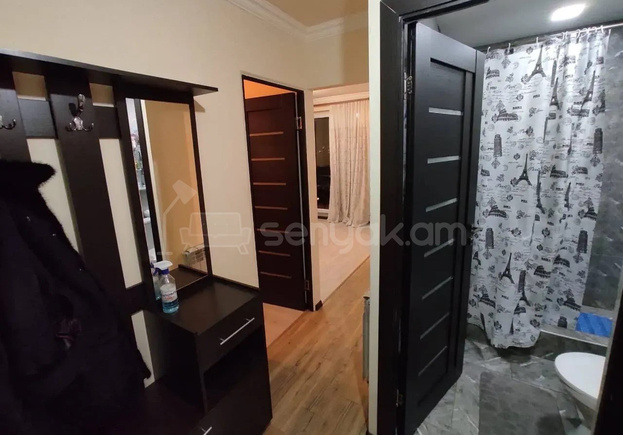 2 Սենյականոց Բնակարան, 33քմ, 5/5 հարկ, Կապիտալ Վերանորոգված