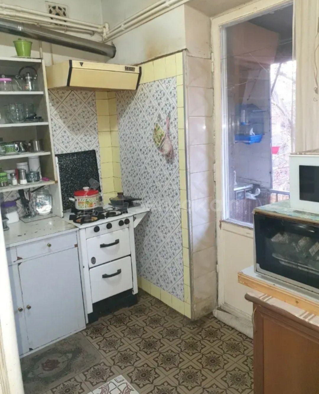 3 Սենյականոց Բնակարան Քարե Շենքում, 88քմ, 5/5 հարկ, Պետական Վիճակում