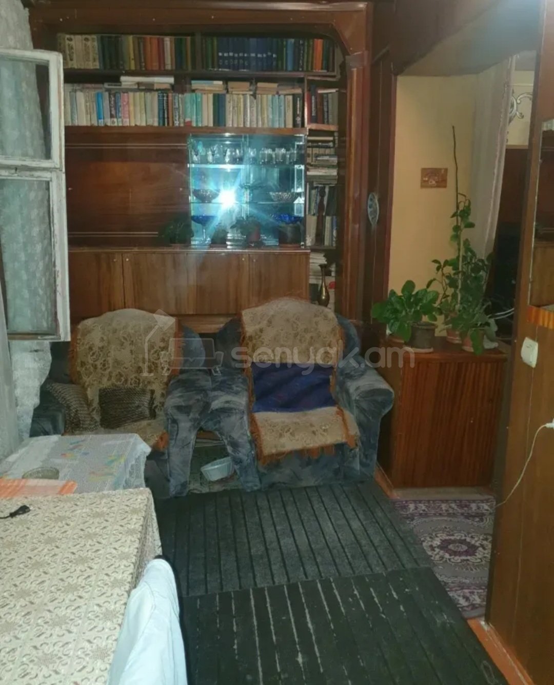 3 Սենյականոց Բնակարան Քարե Շենքում, 88քմ, 5/5 հարկ, Պետական Վիճակում