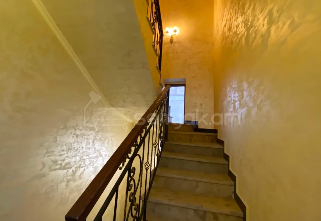 5 Սենյականոց Սեփական Տուն, 311քմ, Կապիտալ Վերանորոգված, Ավտոտնակով