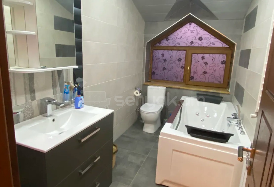 5 Սենյականոց Սեփական Տուն, 311քմ, Կապիտալ Վերանորոգված, Ավտոտնակով