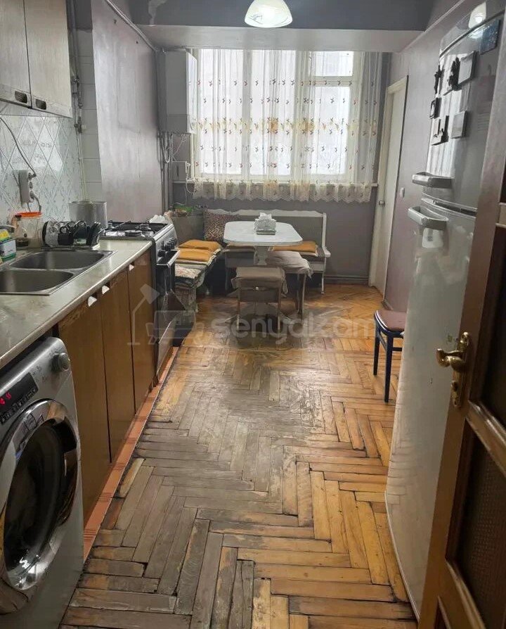 3 Սենյականոց Բնակարան, 80քմ, 4/9 հարկ, Նորմալ Վիճակում