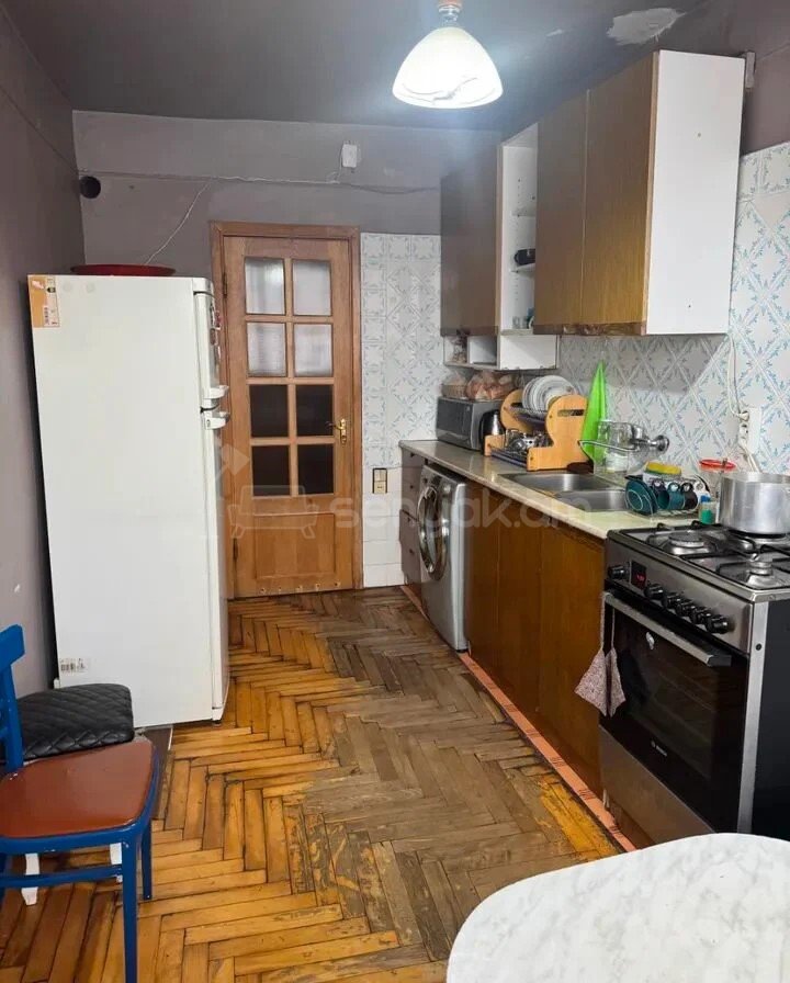 3 Սենյականոց Բնակարան, 80քմ, 4/9 հարկ, Նորմալ Վիճակում