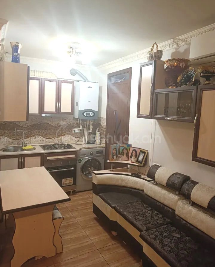 3 Սենյականոց Բնակարան, 43քմ, 2/4 հարկ, Կապիտալ Վերանորոգված