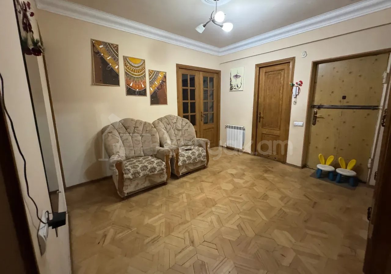 3 Սենյականոց Բնակարան, 76քմ, 1/9 հարկ, Կապիտալ Վերանորոգված