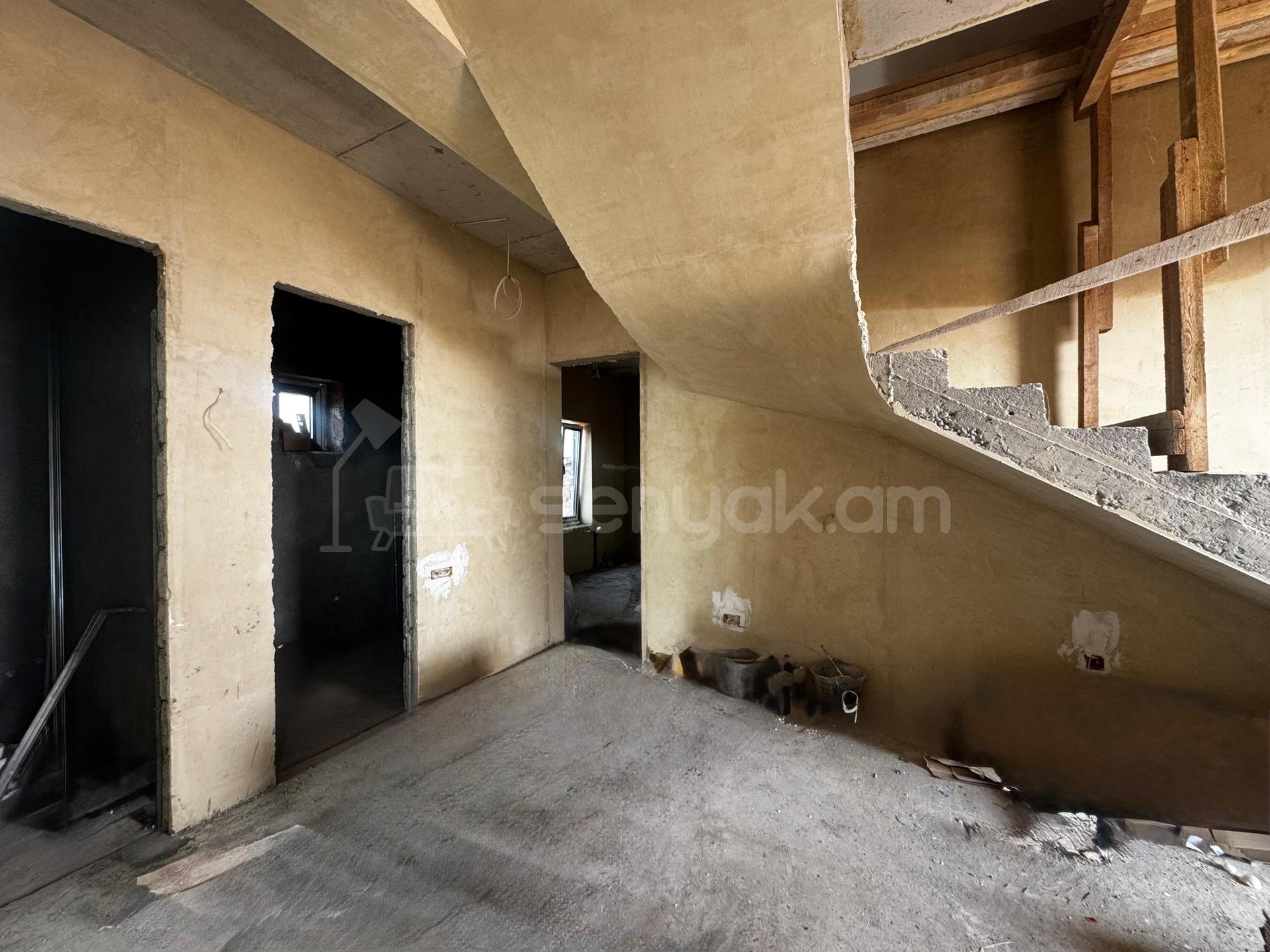 6 Սենյականոց Սեփական Տուն, 185քմ, Նորմալ Վիճակում, Ավտոտնակով