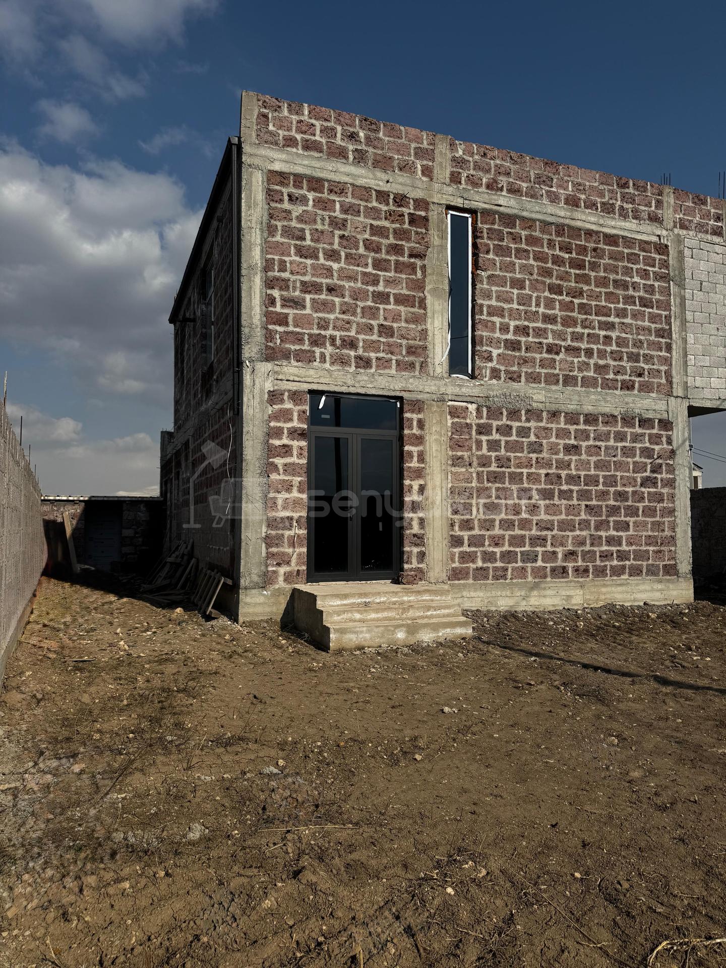 6 Սենյականոց Սեփական Տուն, 185քմ, Նորմալ Վիճակում, Ավտոտնակով