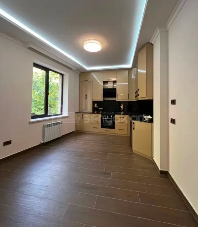 Նորակառույց Օֆիսային Տարածք, 360քմ