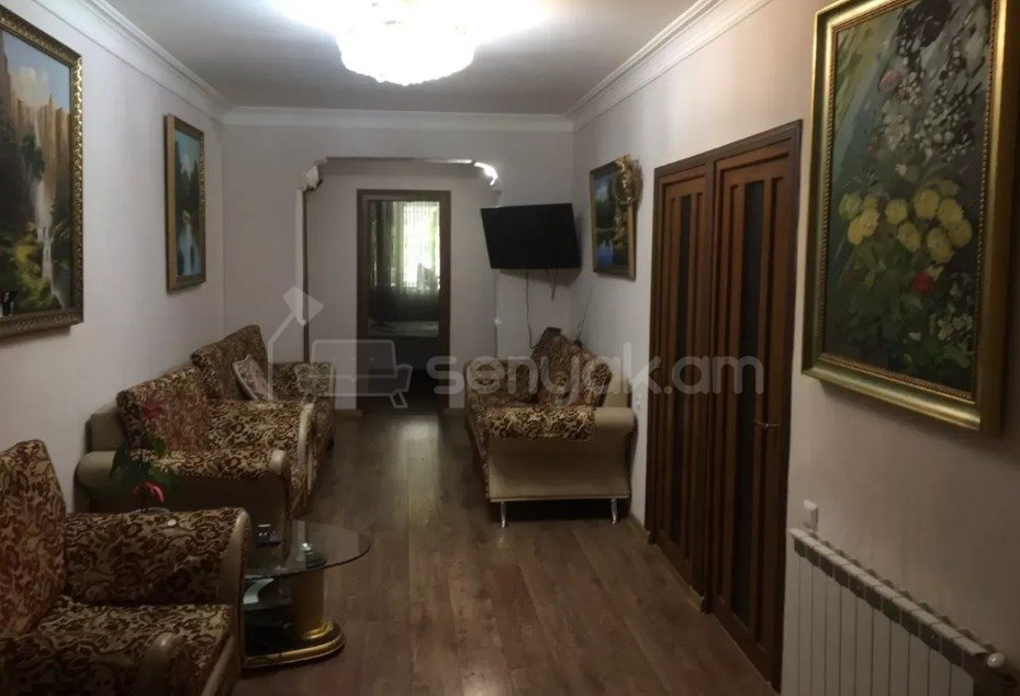 4 Սենյականոց Բնակարան Քարե Շենքում, 125քմ, 2/5 հարկ, Կապիտալ Վերանորոգված