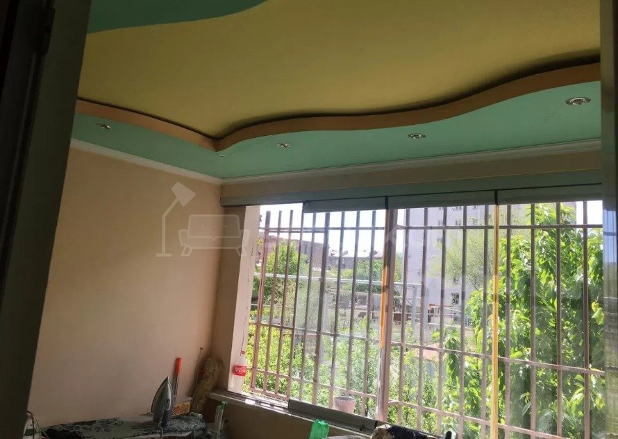 4 Սենյականոց Բնակարան Քարե Շենքում, 125քմ, 2/5 հարկ, Կապիտալ Վերանորոգված