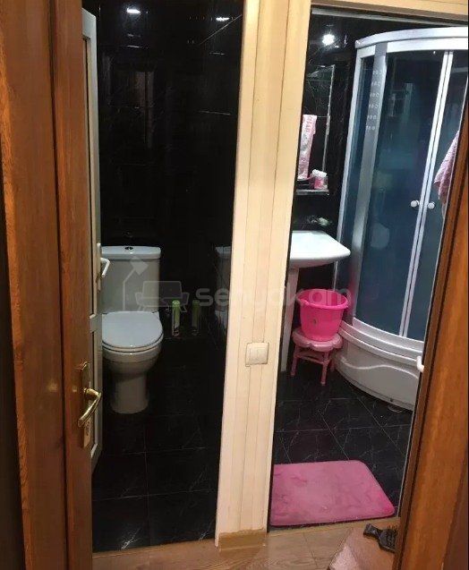 4 Սենյականոց Բնակարան Քարե Շենքում, 125քմ, 2/5 հարկ, Կապիտալ Վերանորոգված