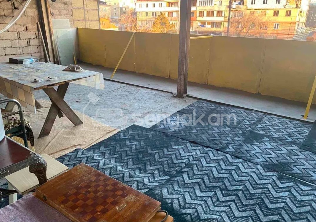 3 Սենյականոց Բնակարան Քարե Շենքում, 100քմ, 4/5 հարկ, Նորմալ Վիճակում