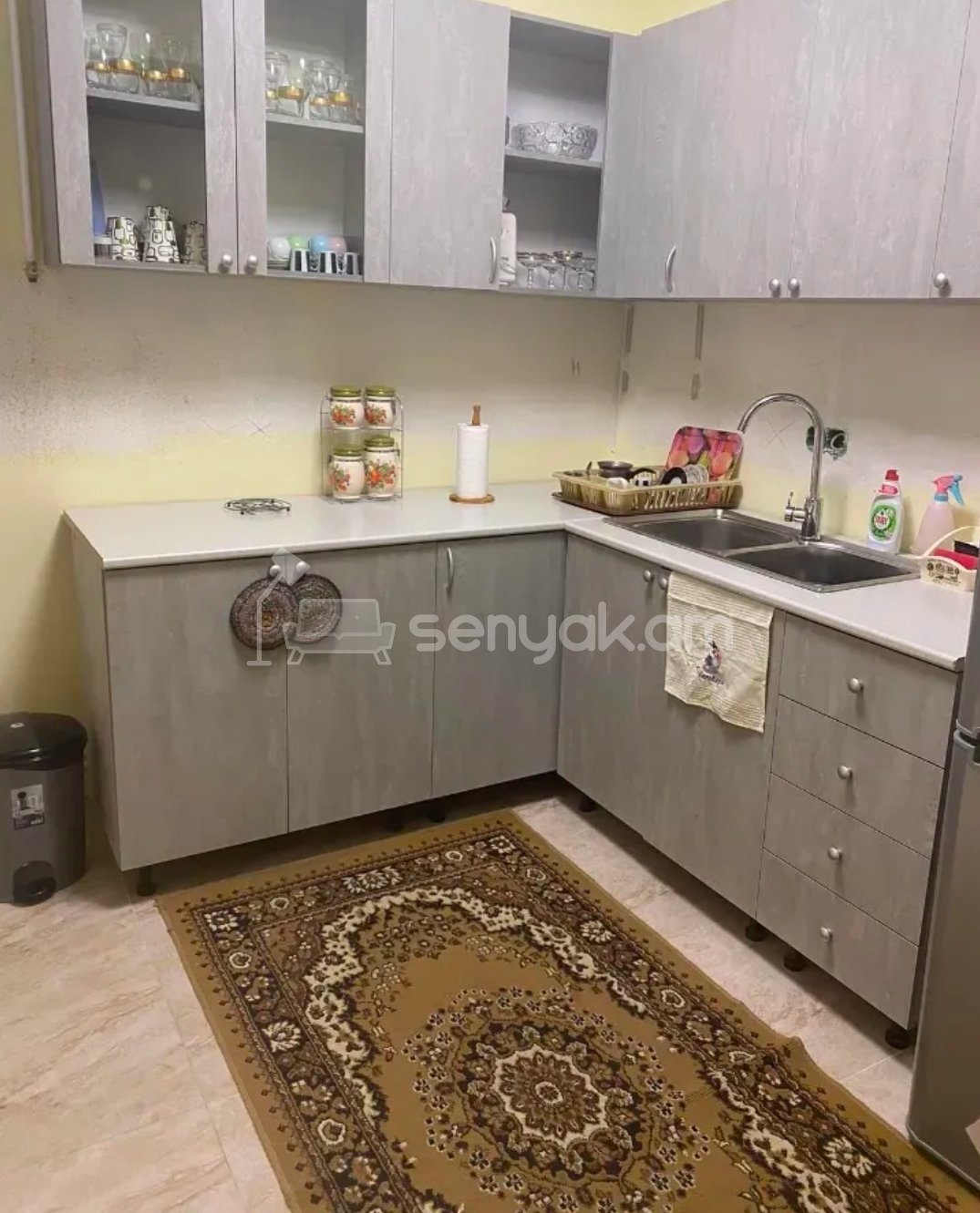 3 Սենյականոց Բնակարան Քարե Շենքում, 100քմ, 4/5 հարկ, Նորմալ Վիճակում