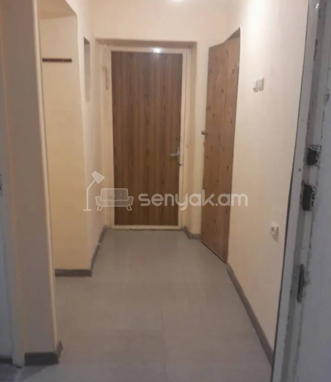 2 Սենյականոց Բնակարան Քարե Շենքում, 65քմ, 2/5 հարկ, Նորմալ Վիճակում, Կահավորված