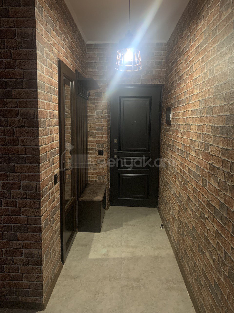 2 Սենյականոց Բնակարան Քարե Շենքում, 45քմ, 4/4 հարկ, Դիզայներական Վերանորոգված, Կահավորված, Արևկող