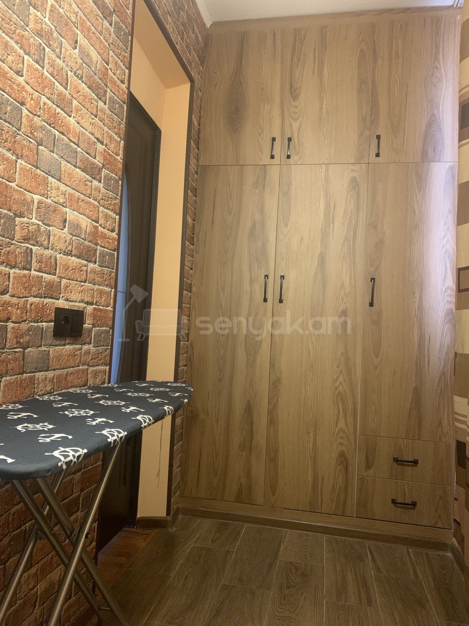 2 Սենյականոց Բնակարան Քարե Շենքում, 45քմ, 4/4 հարկ, Դիզայներական Վերանորոգված, Կահավորված, Արևկող