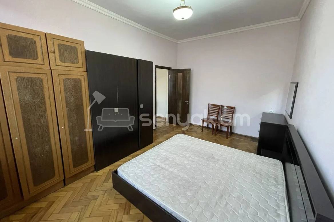 2 Սենյականոց Բնակարան Քարե Շենքում, 50քմ, 2/4 հարկ, Կապիտալ Վերանորոգված, Կահավորված