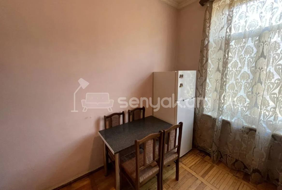 2 Սենյականոց Բնակարան Քարե Շենքում, 50քմ, 2/4 հարկ, Կապիտալ Վերանորոգված, Կահավորված