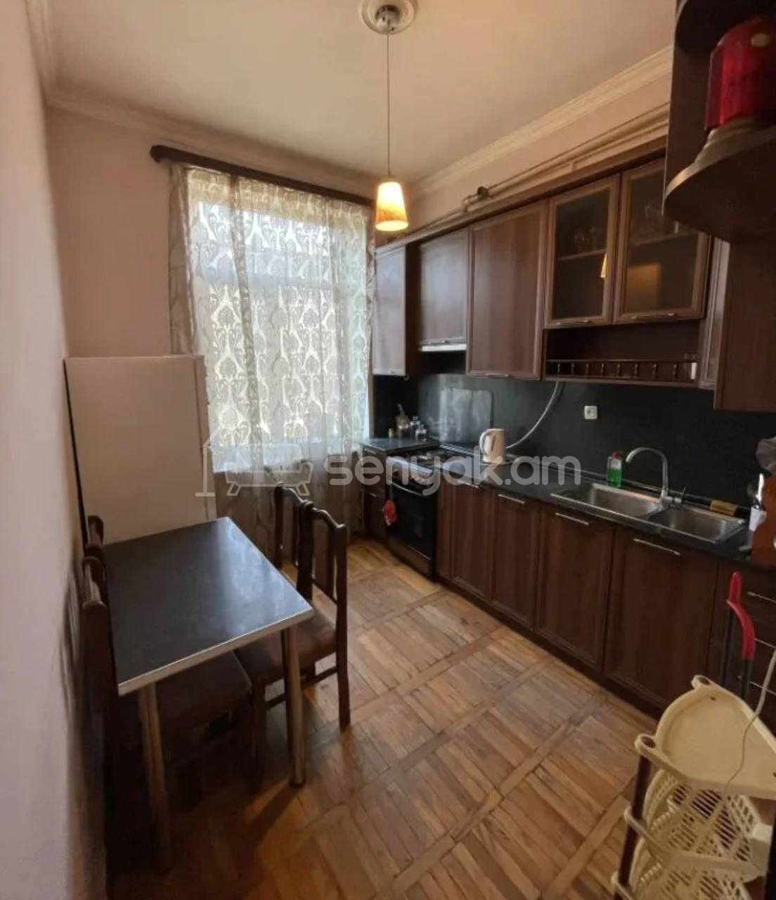 2 Սենյականոց Բնակարան Քարե Շենքում, 50քմ, 2/4 հարկ, Կապիտալ Վերանորոգված, Կահավորված