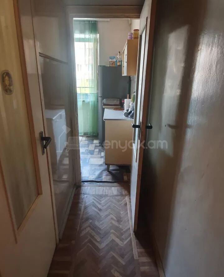 2 Սենյականոց Բնակարան Քարե Շենքում, 55քմ, 4/5 հարկ, Կապիտալ Վերանորոգված