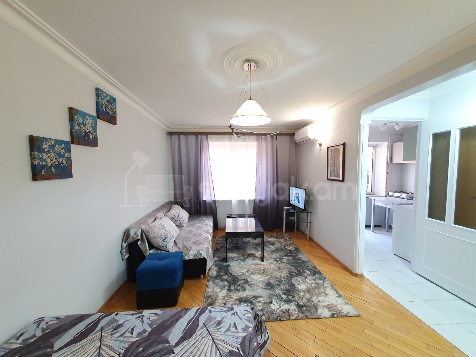 1 Սենյականոց Բնակարան Քարե Շենքում, 30քմ, 4/5 հարկ, Նորմալ Վիճակում