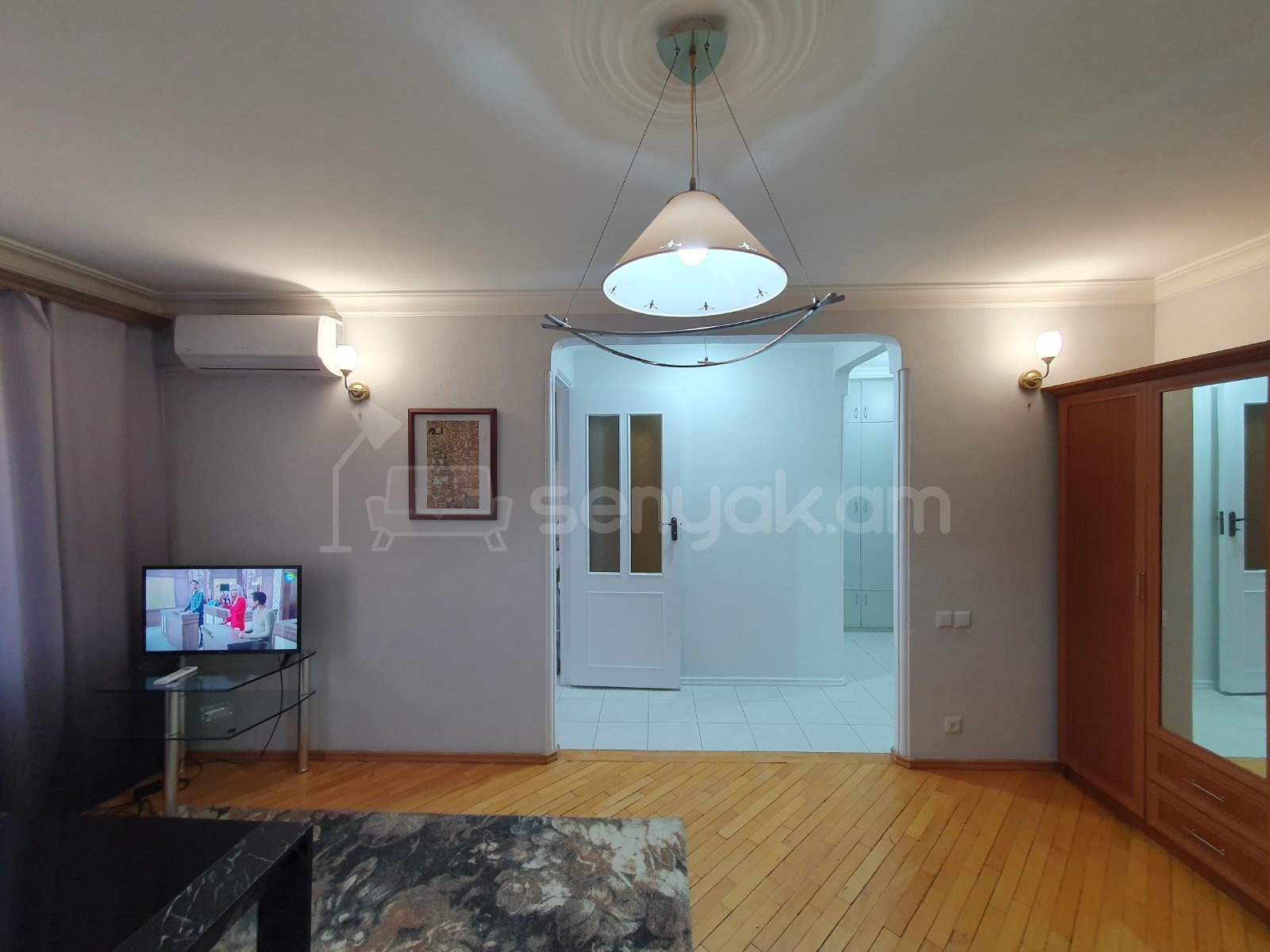 1 Սենյականոց Բնակարան Քարե Շենքում, 30քմ, 4/5 հարկ, Նորմալ Վիճակում