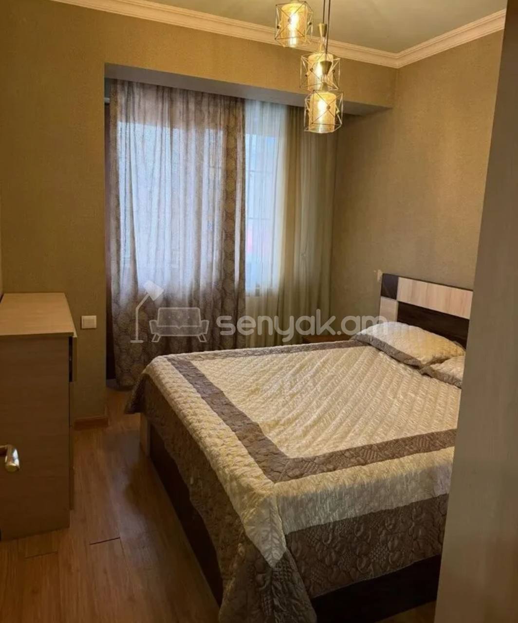 3 Սենյականոց Բնակարան Քարե Շենքում, 80քմ, 2/5 հարկ, Կապիտալ Վերանորոգված, Կահավորված