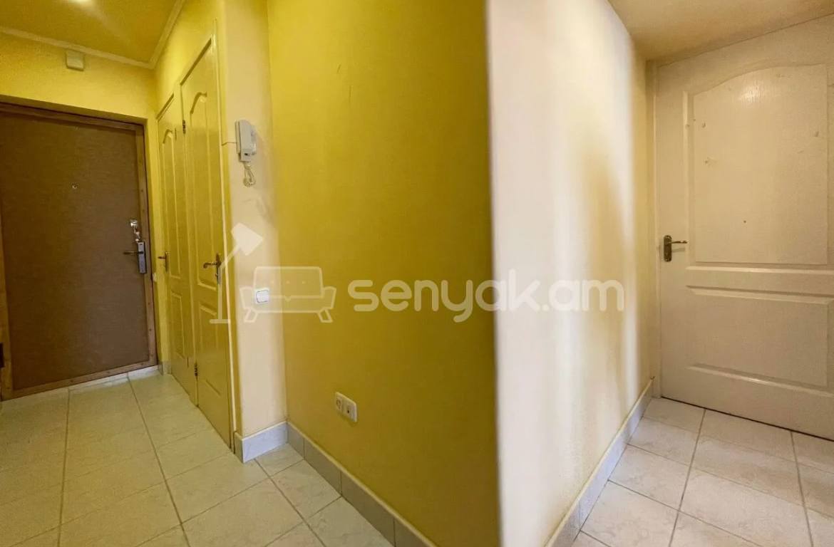 2 Սենյականոց Բնակարան Քարե Շենքում, 50քմ, 5/5 հարկ, Կապիտալ Վերանորոգված, Կահավորված