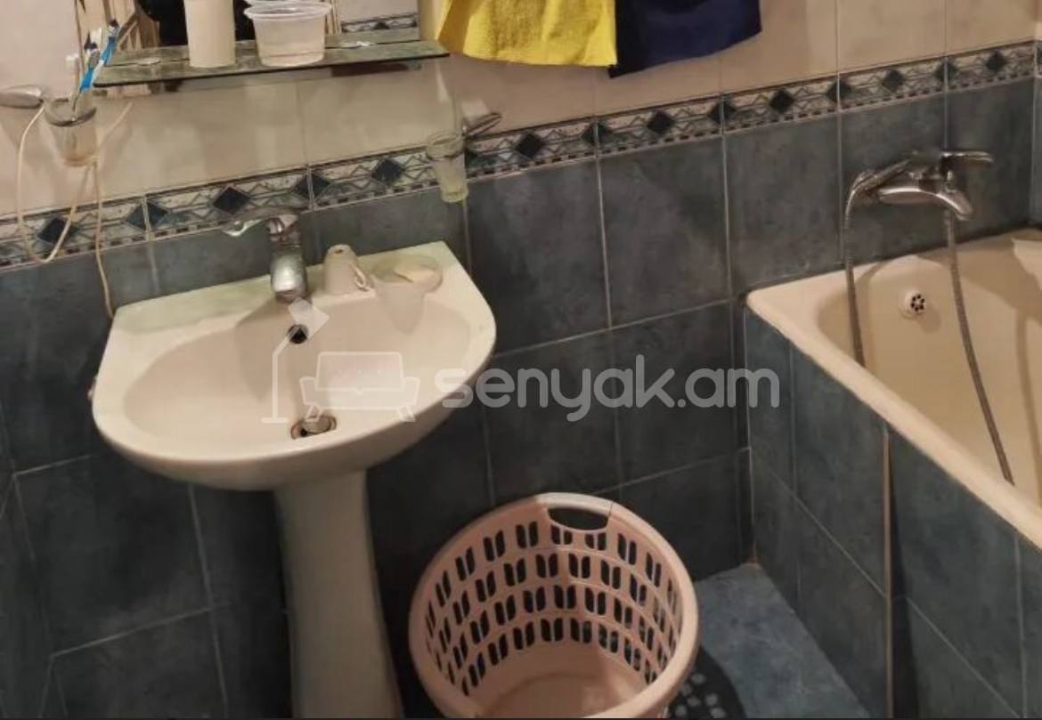 3 Սենյականոց Բնակարան, 80քմ, 9/9 հարկ, Պետական Վիճակում, Կահավորված