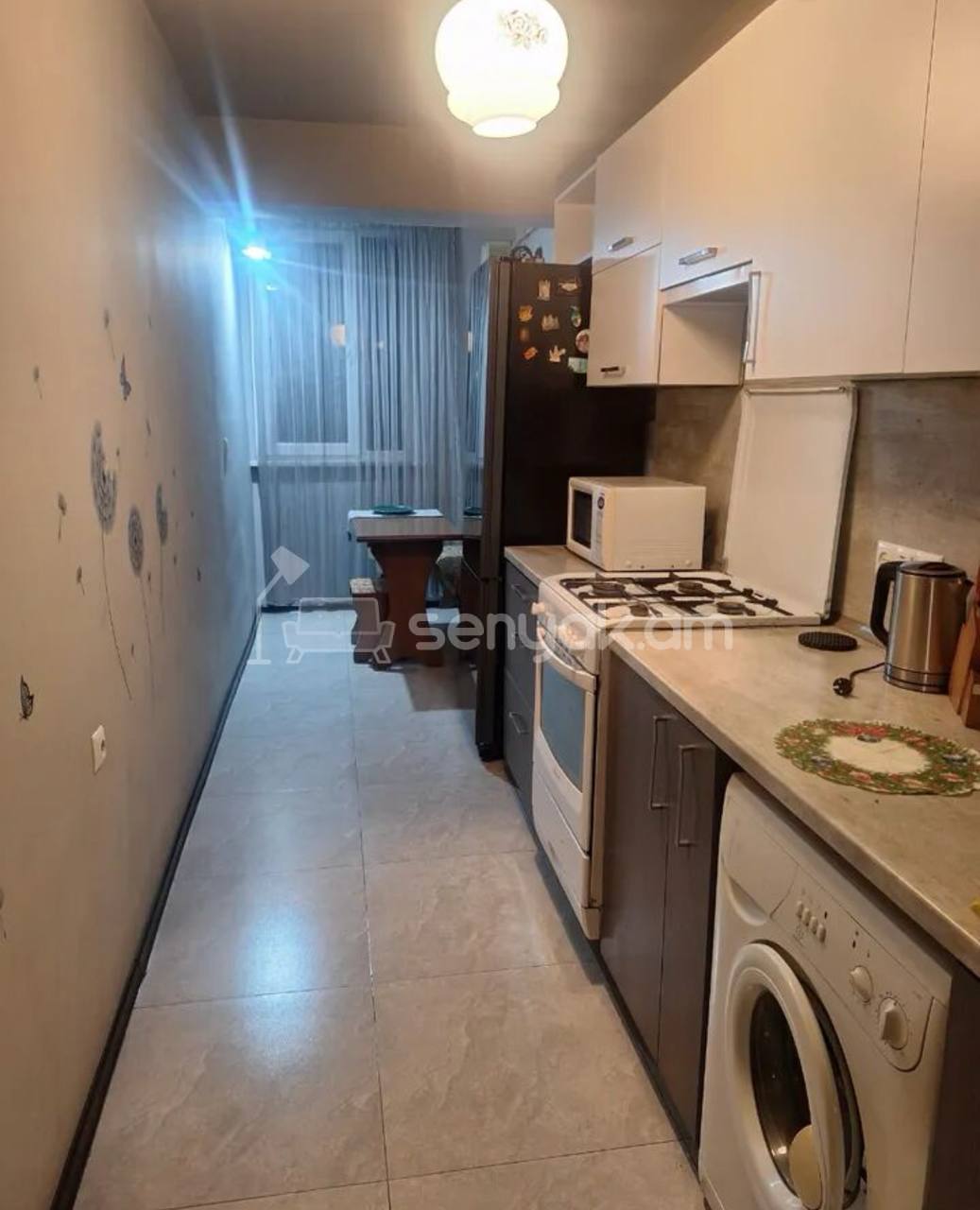 3 Սենյականոց Բնակարան Քարե Շենքում, 79քմ, 4/5 հարկ, Նորմալ Վիճակում, Կահավորված