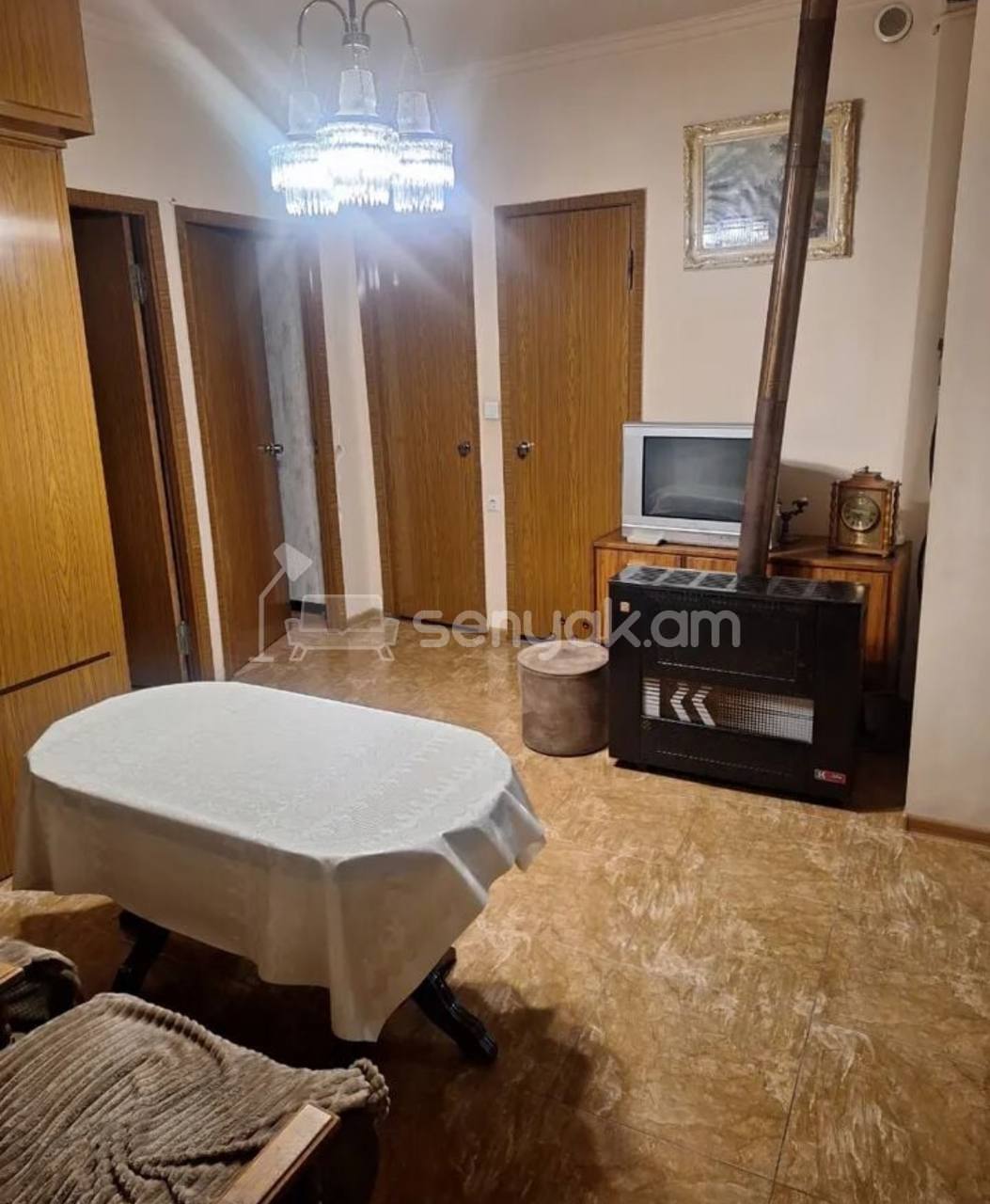 3 Սենյականոց Բնակարան Քարե Շենքում, 79քմ, 4/5 հարկ, Նորմալ Վիճակում, Կահավորված